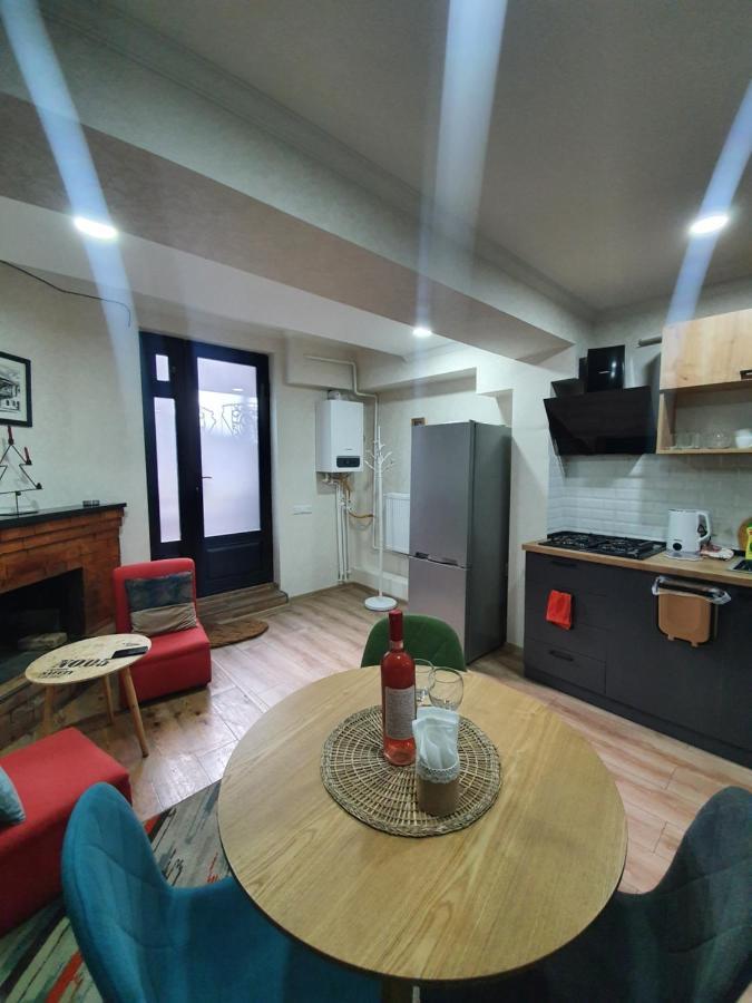 Gala Apartment Tbilisi Esterno foto
