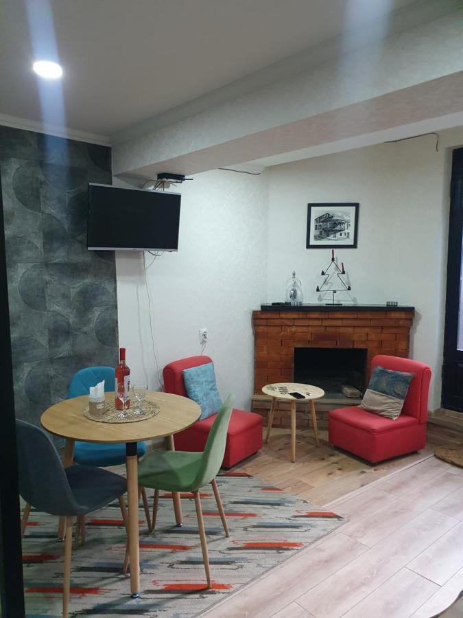 Gala Apartment Tbilisi Esterno foto